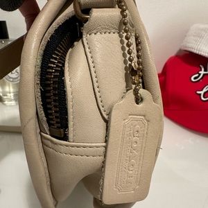 Authentic vintage coach leather cross body bag in cream